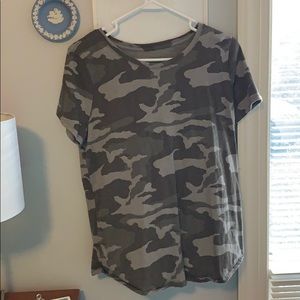 NWOT Plain Camo T-shirt